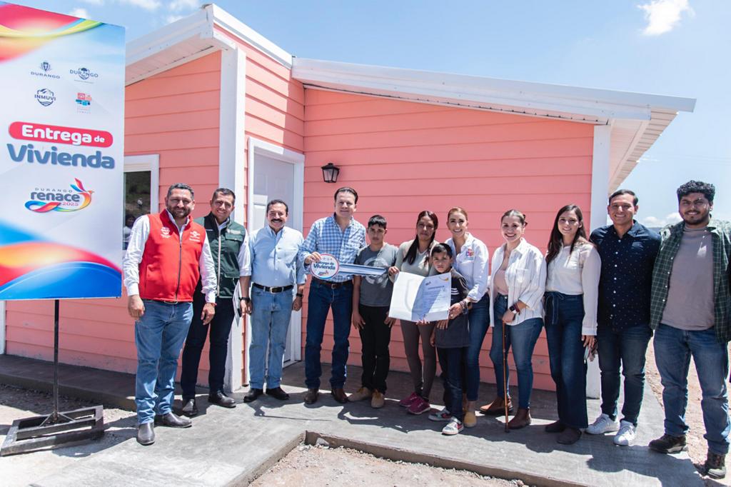 1-Gobierno del Estado, Municipio y sociedad civil se unen para entregar una casa a familia duranguense1