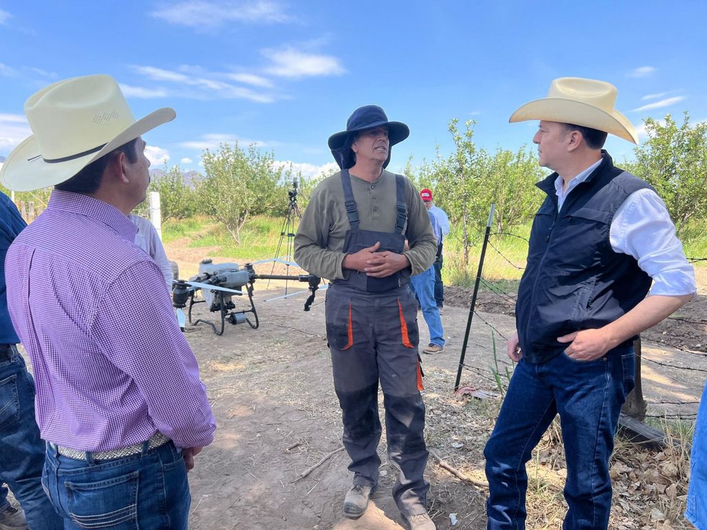 1-Gobierno del Estado agiliza labores del campo con dron que fertiliza cultivos en solo tres horas1