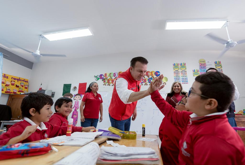 1-Gobierno del Estado alista regreso a clases con capacitación docente, entrega de uniformes y útiles escolares (1)
