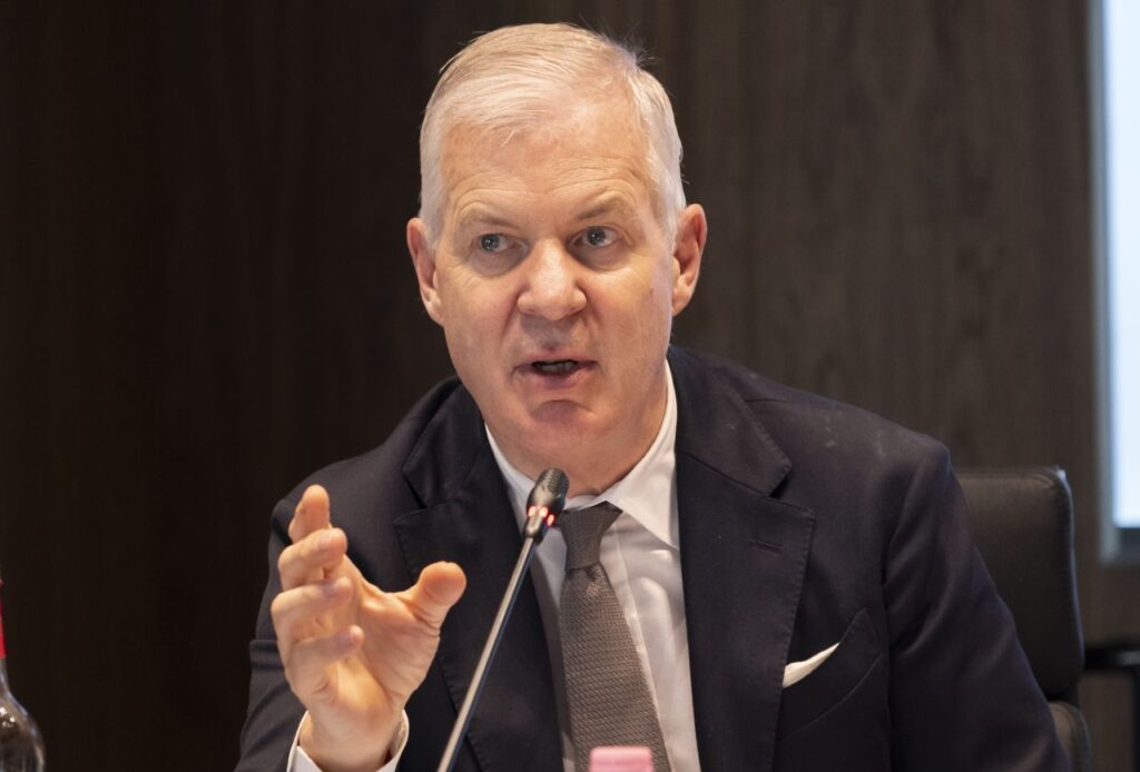 John W.H. Denton AO, Secretario General de la International Chamber of Commerce