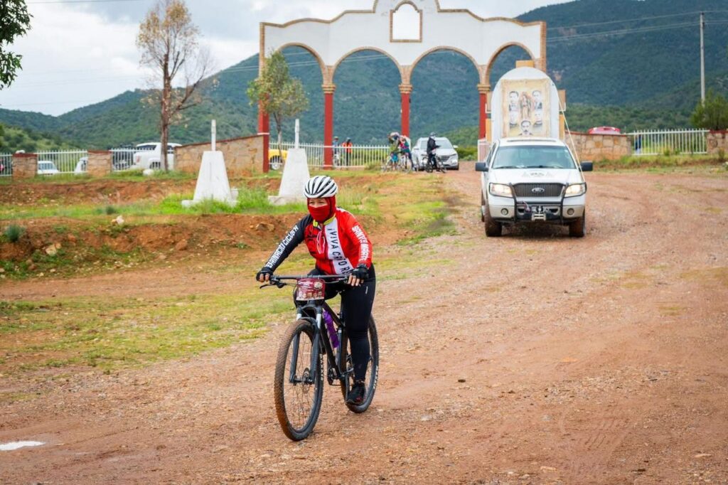 Se llevó a cabo la III Peregrinación Ciclista en honor a los Santos Mártires Duranguenses (1)