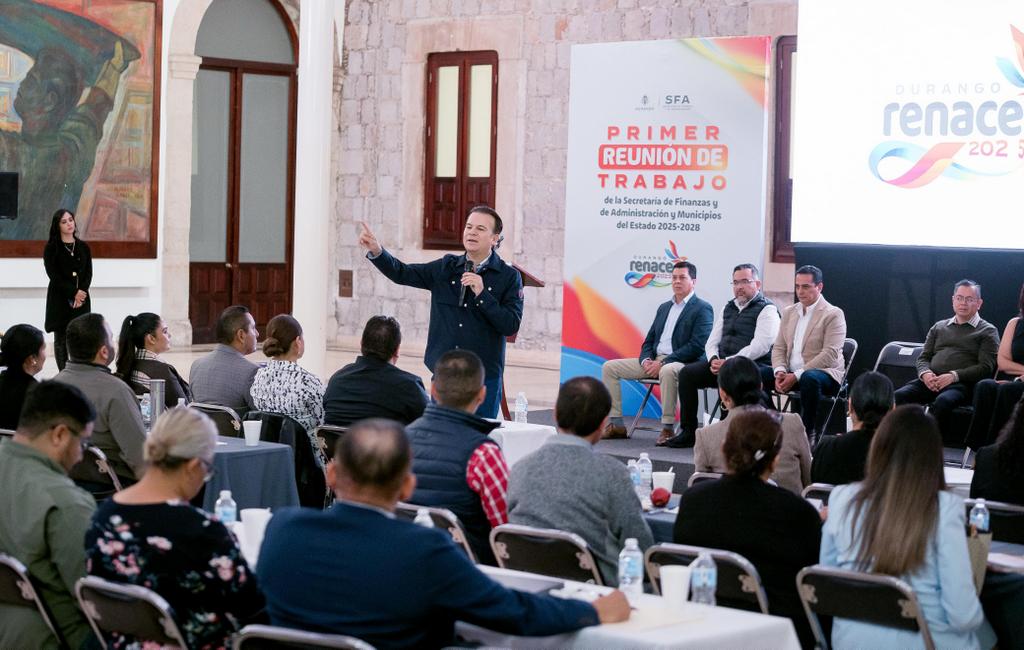 1-Esteban convoca a alcaldes a planear y priorizar para hacer historia en los 39 municipios durante los próximos tres años (1)