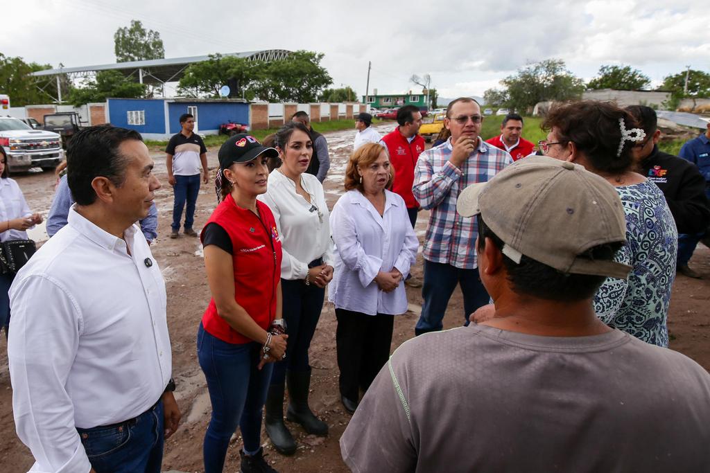 1-Marisol Rosso lleva ayuda a familias afectadas por lluvias en La Palestina, Santiago Papasquiaro (5)