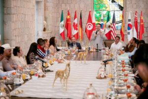 2-Con Esteban al frente, alcaldes se comprometen a trabajar unidos por el desarrollo de Durango en los próximos tres años (2)