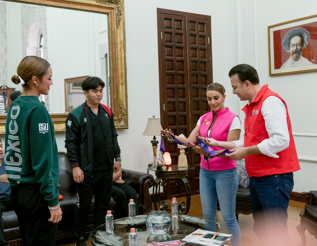 2-Reconocen deportistas respaldo de Esteban Villegas y Marisol Rosso en su preparación (2)