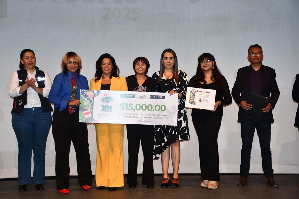 7-Premia Gobierno del Estado a jóvenes en el Concurso de Transparencia en Corto (3)
