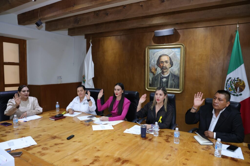 Anuncia Cynthia Mont más foros