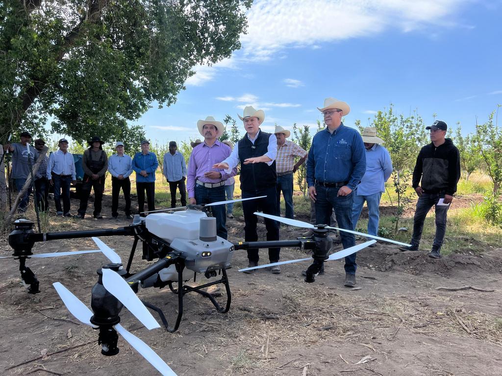 Gobierno de Durango avanza en la tecnificación del campo 2,100 hectáreas ya atendidas con drones agrícolas en todo el estado (2)