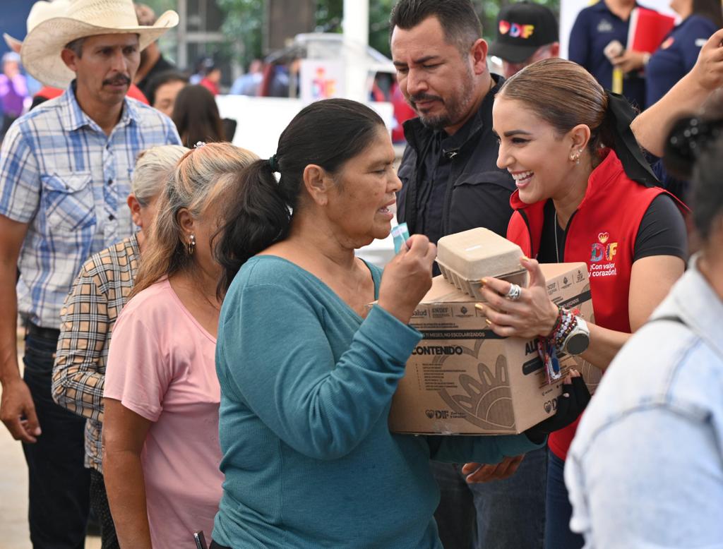 Marisol Rosso entrega apoyos sociales en más de 80 comunidades rurales de Durango (2)
