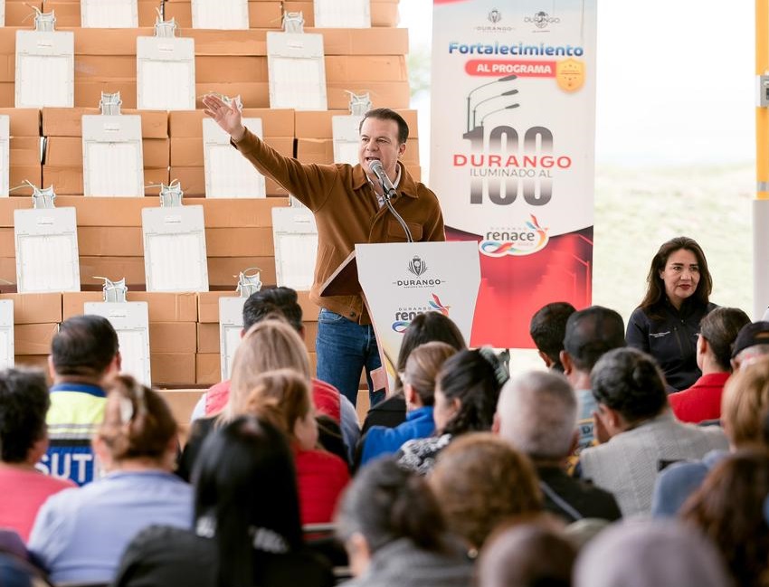 72 mil duranguenses más tendrán calles iluminadas con 1,400 nuevas luminarias, gracias al trabajo conjunto de Esteban y Toño 2