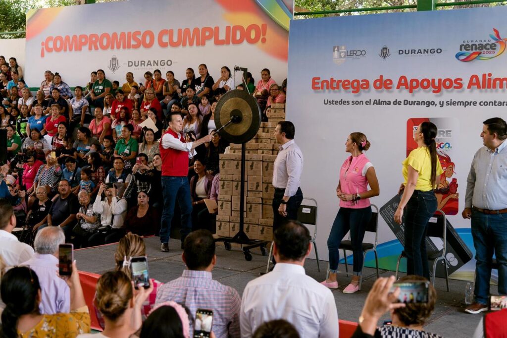 Compromiso cumplido Esteban entrega en Lerdo más de 2 mil apoyos de la Tarjeta Madre alimentaria (3)