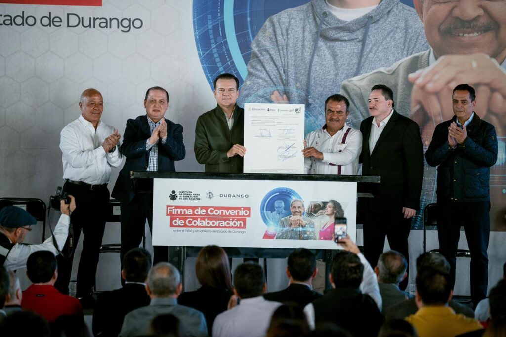 Esteban Villegas firma acuerdo con el INEA para convertir a Durango en el primer estado libre de analfabetismo (1)