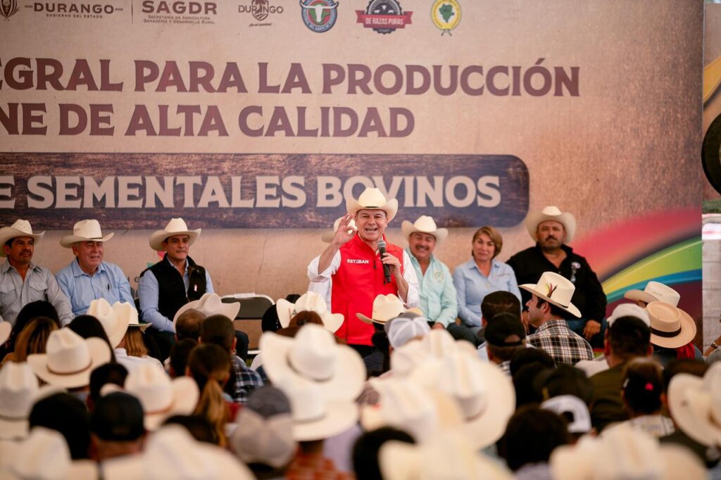 Esteban Villegas impulsa proyecto para fortalecer la ganadería y la exportación de carne desde Durango (1)