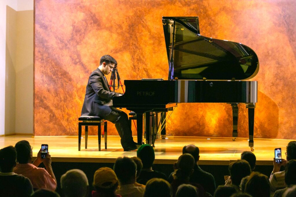 Talento duranguense brilla en el Festival Revueltas 2025 con Helir Hernández al piano (3)