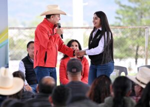 Esteban Villegas entrega ambulancia a la Presidencia de Santiago Papasquiaro para reforzar la atención de emergencias3