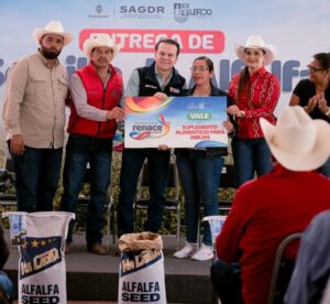 Esteban Villegas fortalece el campo de Lerdo con apoyos productivos para más de 250 agricultores y apicultores (1)