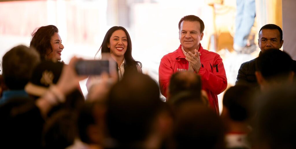 Inician Esteban y Betzabé obra de pavimentación que mejorará la movilidad y conectará boulevares estratégicos en Gómez Palacio4