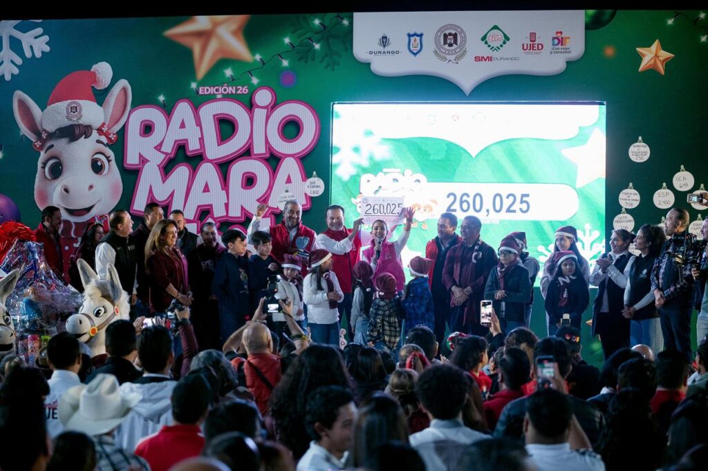 Radio Maratón 2025 supera meta con más de 260 mil juguetes; Esteban y Marisol celebran la unión por la niñez (1)