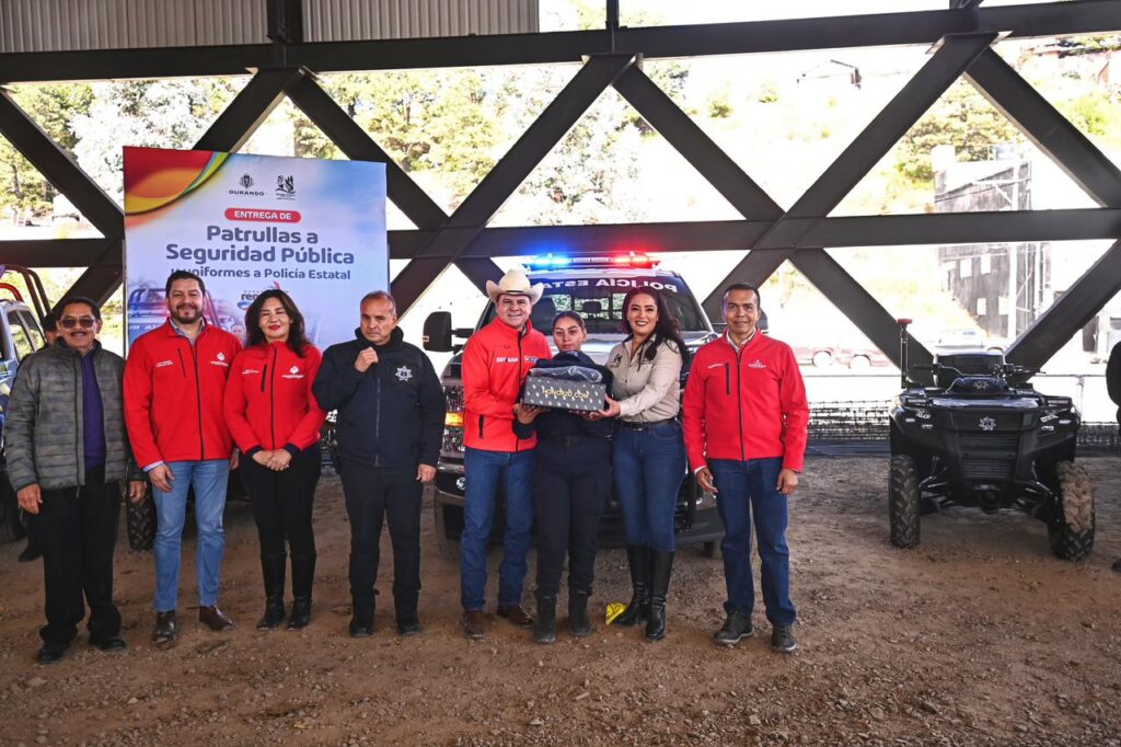 Entrega Esteban patrullas, cuatrimotos y uniformes para reforzar la seguridad en Pueblo Nuevo1