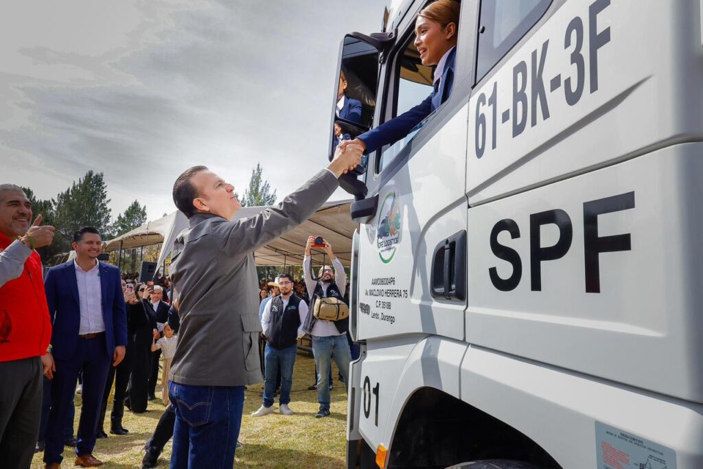 CECyTED Durango pone la muestra a nivel nacional forma jóvenes que se convierten en empresarios del autotransporte (1)