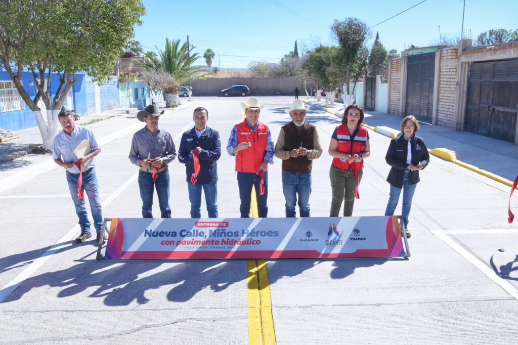Con la calle nueva Niños Héroes que entregó Esteban Villegas se mejora la movilidad y plusvalía en Poanas 1