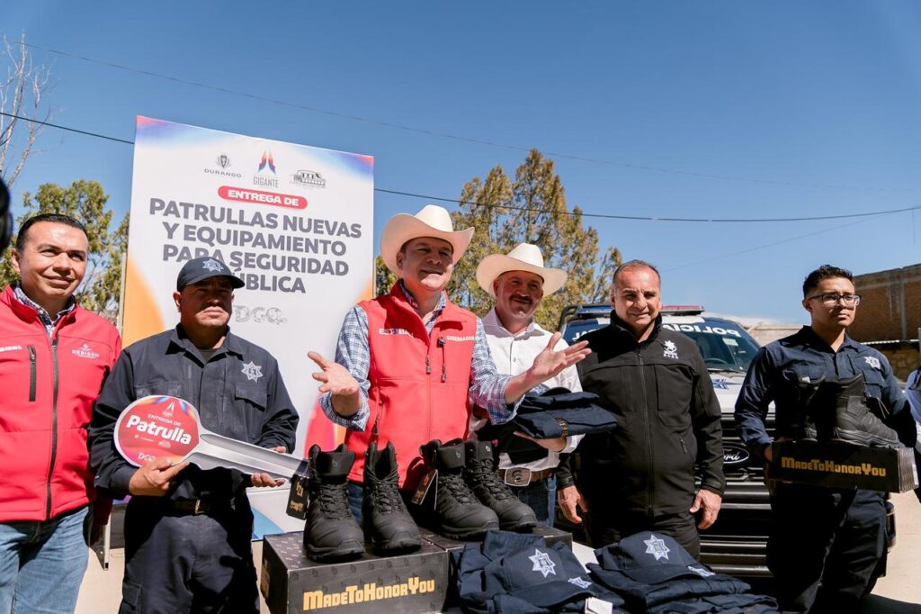 Con nuevas patrullas y equipo, Esteban mejora la seguridad en Coneto de Comonfort (1)