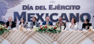 El Gobernador reconoce al Ejército como orgullo de México y su papel en mantener a Durango como uno de los estados más seguros del país (6)