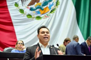 El diputado Arturo Yáñez, propone que el gobierno no cobre IVA a la TUA 2