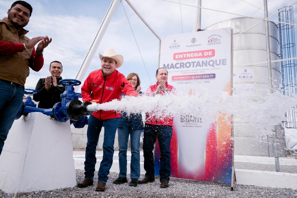 Esteban pone en marcha macrotanque en el poblado Jesús Agustín Castro para que el agua llegue a todas las casas (1)