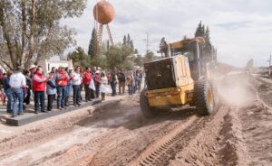 Más de 21 MDP en obras y acciones para Guadalupe Victoria Esteban inicia pavimentación hidráulica en Calixto Contreras (2)