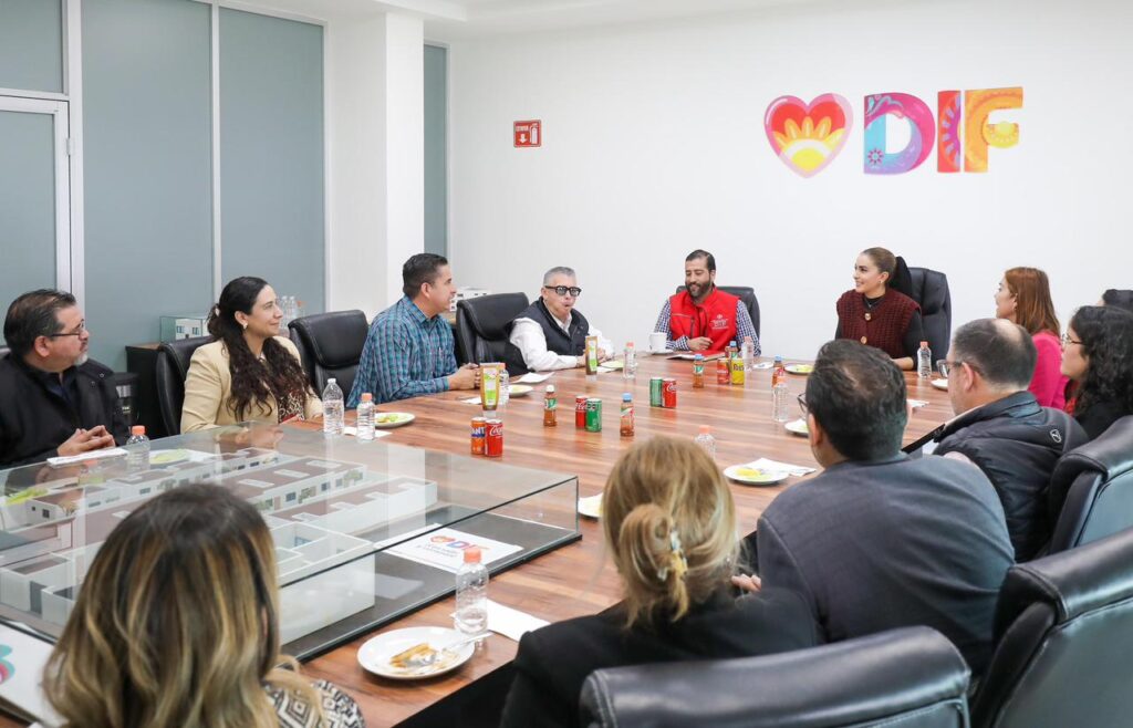 Recibe Marisol Rosso donativo del concierto “De Corazón a Corazón”; el recurso será destinado para atender necesidades de Casa Hogar Durango (2)