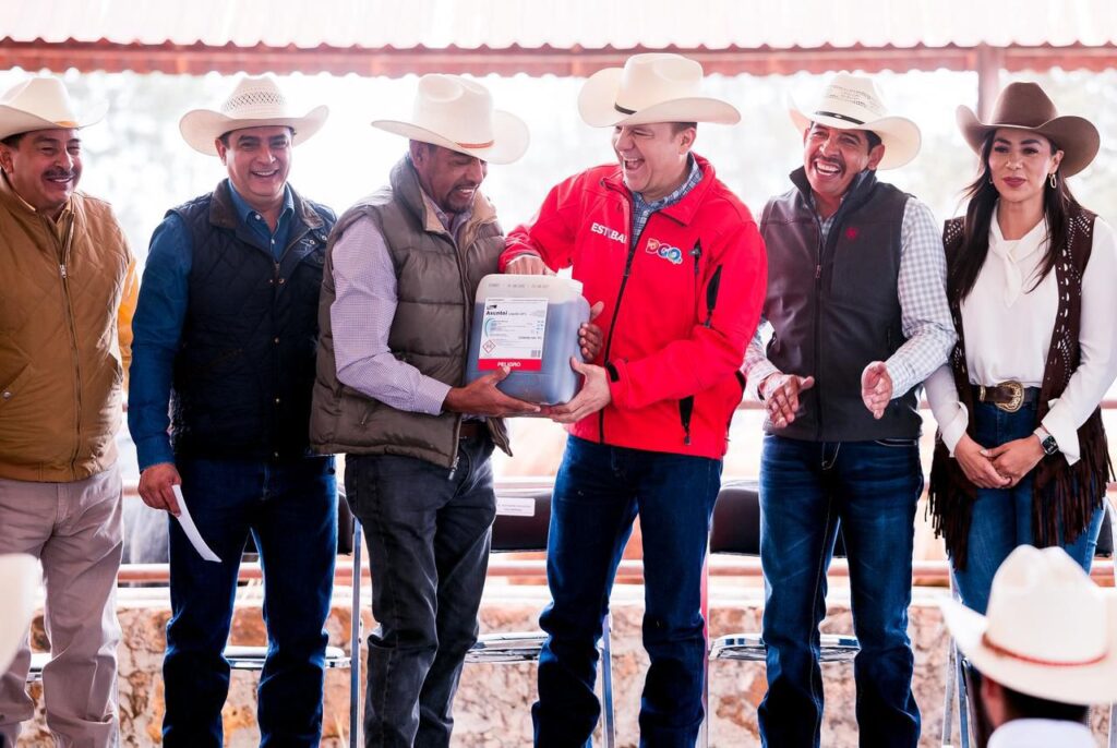 Con sanidad y mejor genética, Esteban y Toño apoyan a productores de Otinapa para tener mejor ganado y mayor productividad (4)