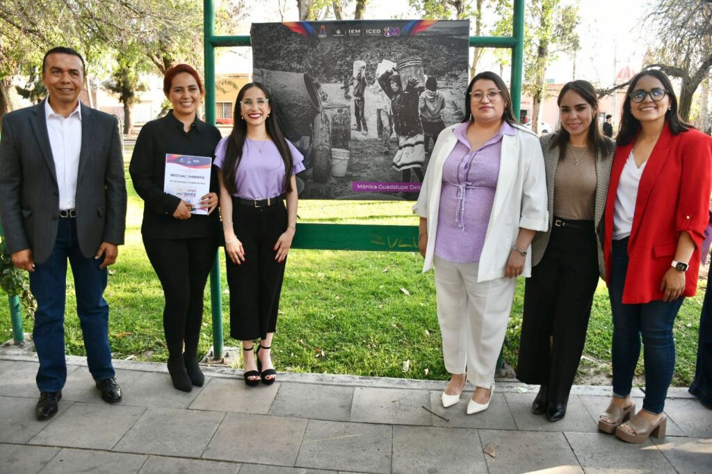 Gobierno del Estado reconoce talento ciudadano en exposición fotográfica “Mujeres tan Gigantes como Tú” (3)