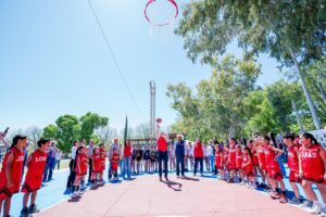 Gobierno del Estado y Municipio de Nazas entregan nueva cancha para practicar deporte en un espacio digno (1)