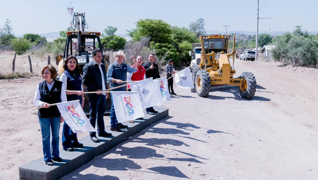 Gobierno estatal y municipal inician pavimentación hidráulica en Tepehuanes para mejorar la conectividad y seguridad de 6 mil habitantes (1)