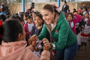 Marisol Rosso, ejemplo de compromiso y cercanía; reconocen su trabajo en favor de las familias del Mezquital (1)