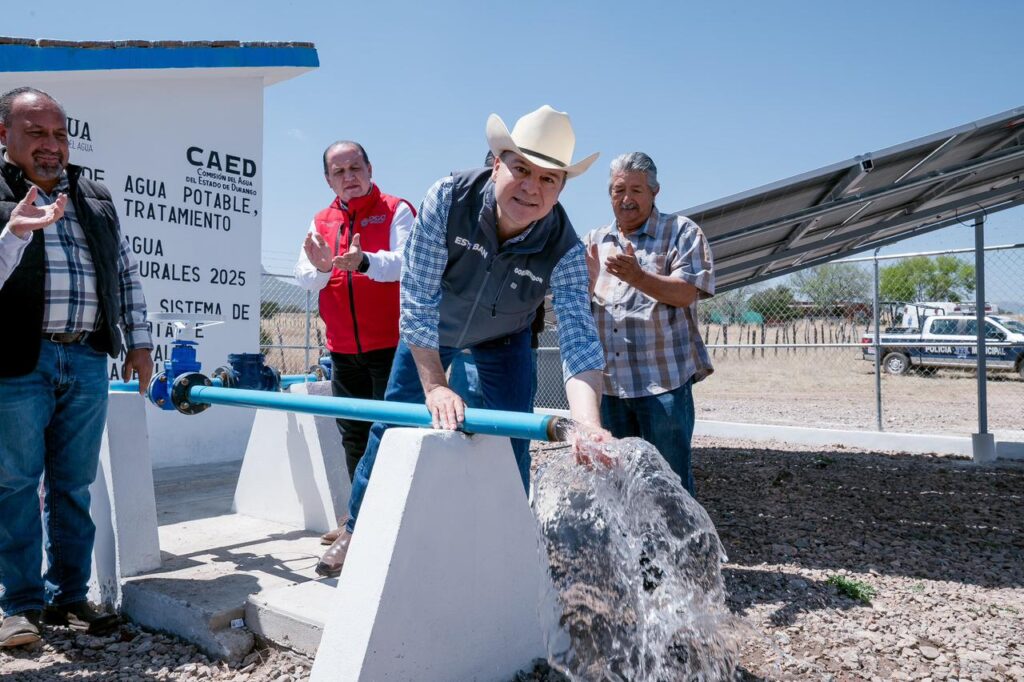 Más agua para familias de Los Nopales, en la sierra de Guanaceví Esteban Villegas entrega nuevo pozo (3)