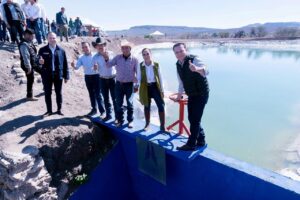 Más agua y un nuevo parque para las familias Esteban Villegas y Silvia Rangel cumplen en Simón Bolívar (2)
