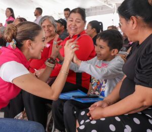 Más de 400 auxiliares auditivos entregados por Marisol Rosso devuelven a familias de la Laguna la alegría de volver a escuchar (6)
