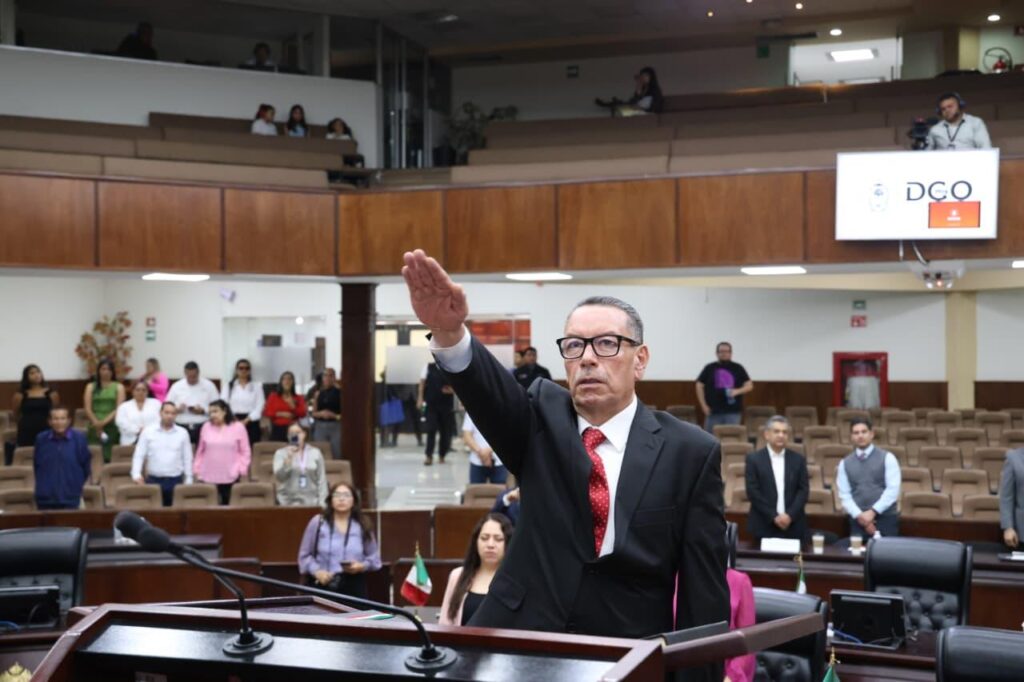Rafael Antonio de Santiago Félix como titular de la Visitaduría de la Fiscalía
