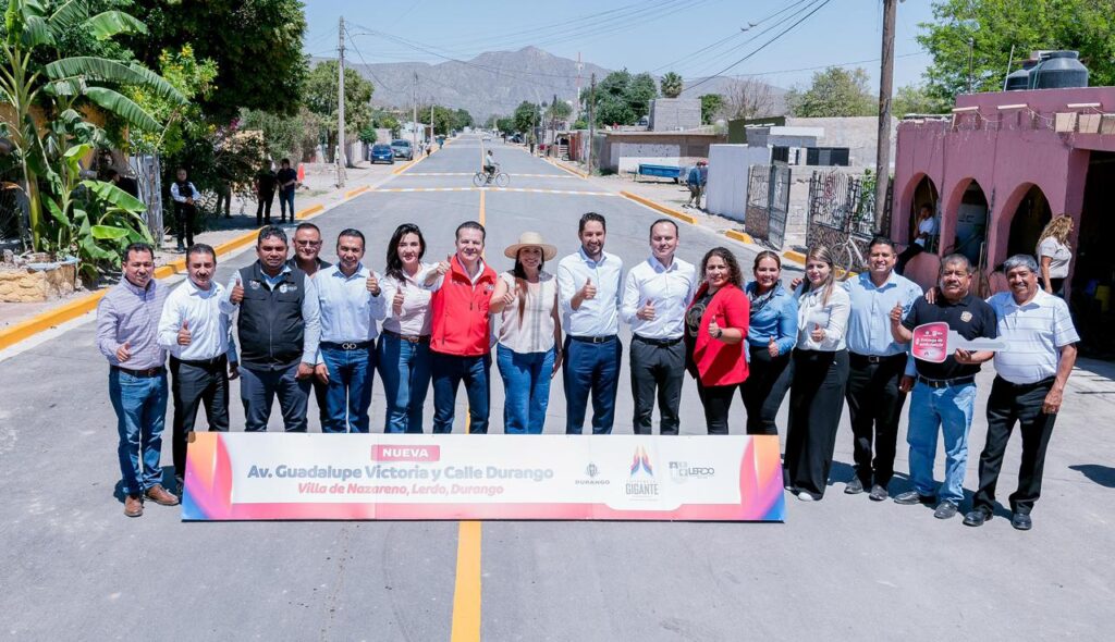 Esteban y Susy cumplen a Lerdo con la entrega de las nuevas calles Guadalupe Victoria y Durango, además de obras de agua, drenaje y ambulancia (5)