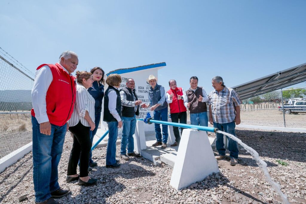 Gobierno del Estado atiende rezago en Guanaceví con agua, obras y apoyos para las familias (3)