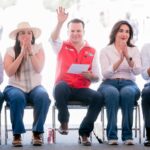Habitantes de Villa Nazareno reconocen el trabajo del gobernador Esteban tras la entrega de calles nuevas y mejores servicios en Lerdo (4)