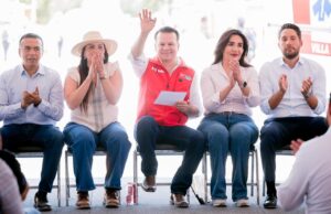 Habitantes de Villa Nazareno reconocen el trabajo del gobernador Esteban tras la entrega de calles nuevas y mejores servicios en Lerdo (4)
