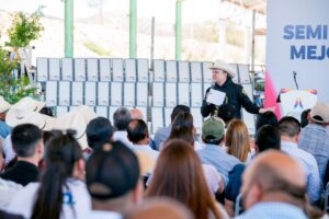 Santa María del Oro lo merece; tendrá carretera de pavimento hidráulico gobernador Esteban (8)