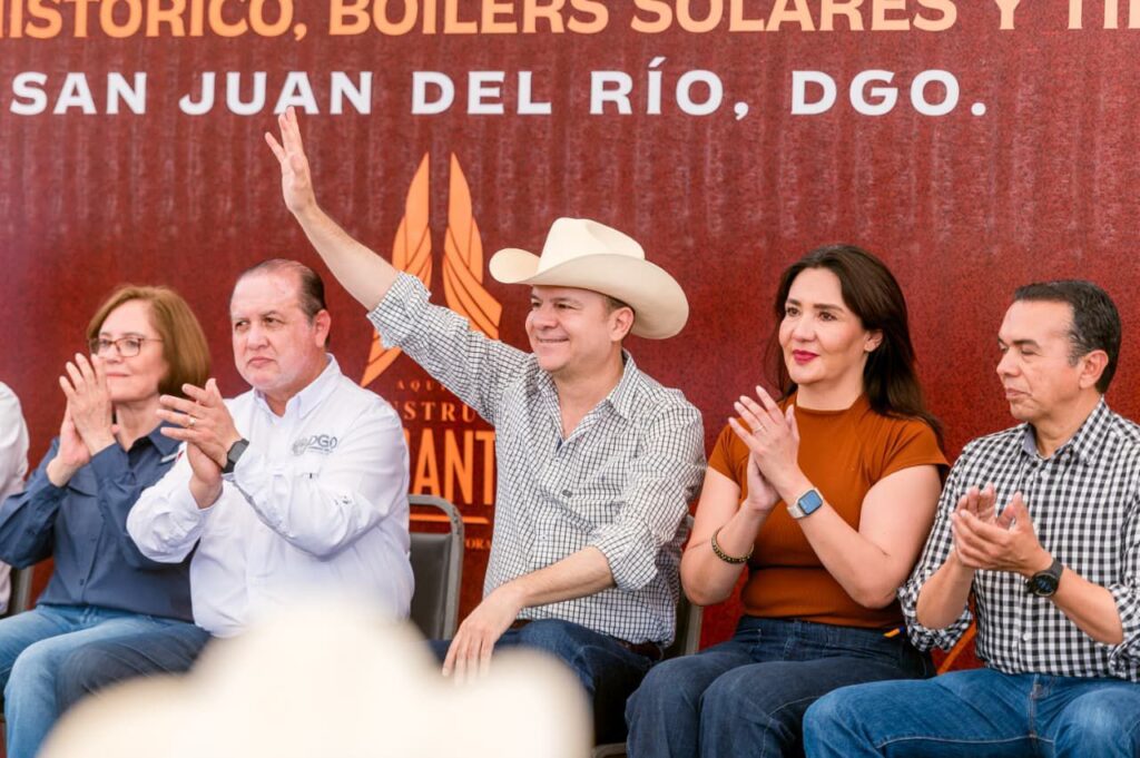 Cierra Esteban con “punch” Gira Por Los 39 Municipios; lleva 174 mdp a San Juan del Río y lo transforma (5)