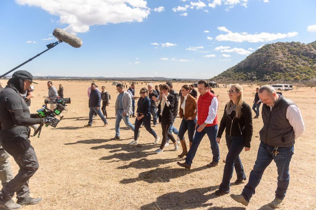 Durango en equipo con el Gobierno de México colaboran para crear incentivos y atraer más producciones de cine al país (2)