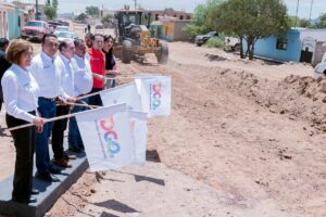 Esteban Villegas y Carmelo Fernández inician pavimentación de la calle Lucio Rosales, que funcionará como periférico interno de Guadalupe Victoria (5)
