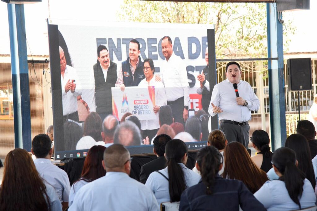Gobierno del Estado trabaja con familias y maestros para mejorar el aprendizaje y formación de estudiantes en municipios de Durango (4)