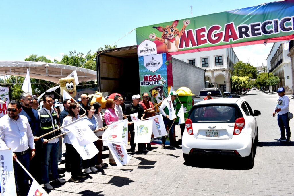 Duranguenses ayudan a cuidar el medio ambiente con el reciclaje de 31 toneladas de residuos electrónicos en la Feria Ambiental y Megareciclatón 2026 (5)